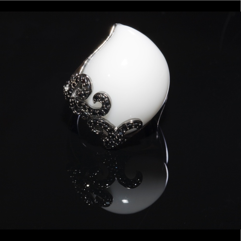White Jade and Hematite Ring